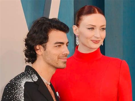 Joe Jonas allegedly caught Sophie Turner in compromising Ring。